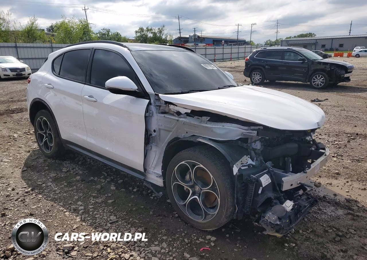 2022 Alfa Romeo Stelvio Ti VIN:ZASPAKBNXN7D32288 - 4