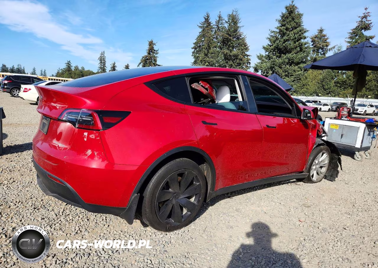 2021 Tesla Model Y VIN:5YJYGDEE4MF174736 - 3