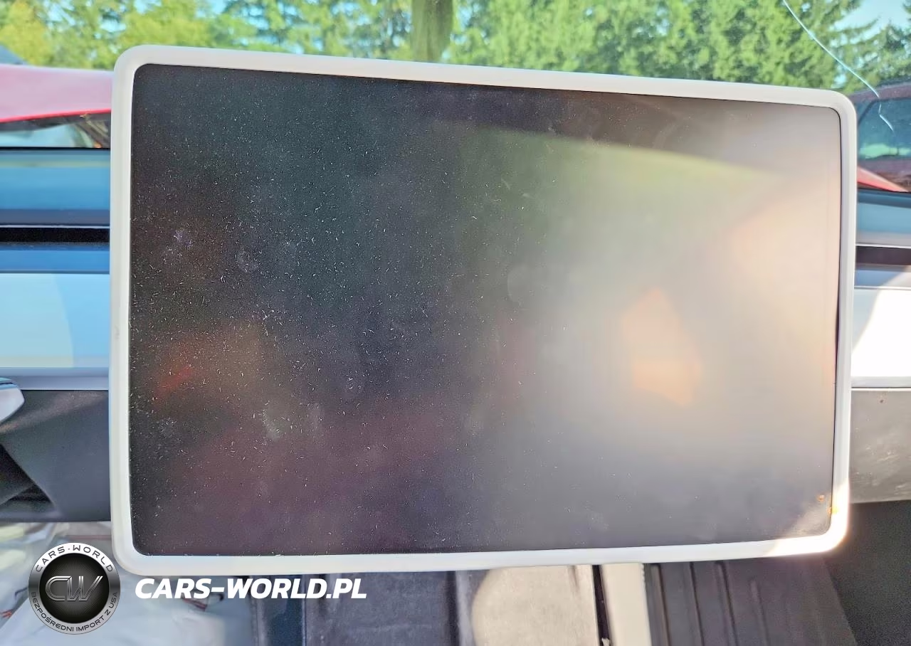2021 Tesla Model Y VIN:5YJYGDEE4MF174736 - 9