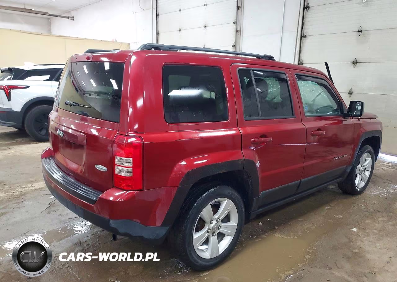 2016 Jeep Patriot Latitude VIN:1C4NJPFB3GD678054 - 3
