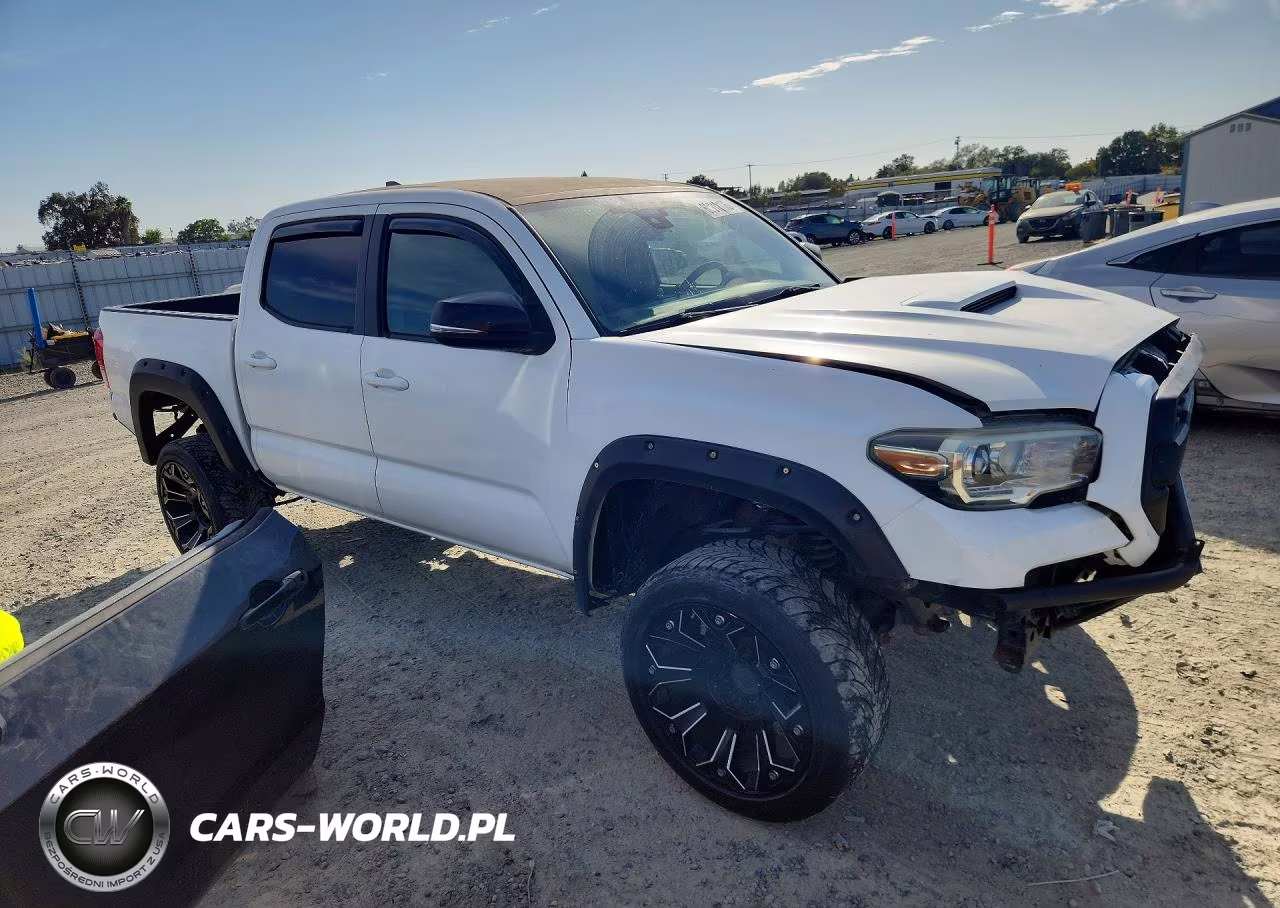 2018 Toyota Tacoma Trd Sport VIN:3TMCZ5AN3JM157840 - 4