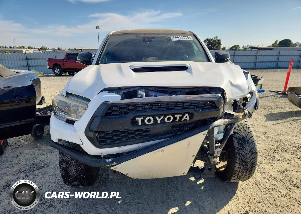2018 Toyota Tacoma Trd Sport VIN:3TMCZ5AN3JM157840 - 5
