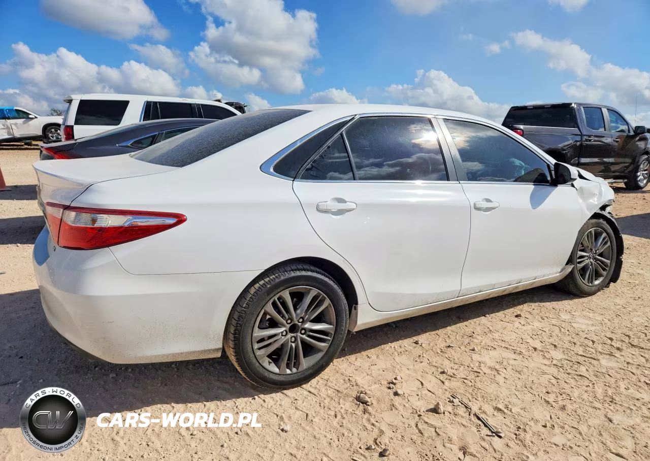 2015 Toyota Camry Se VIN:4T1BF1FK9FU039821 - 3