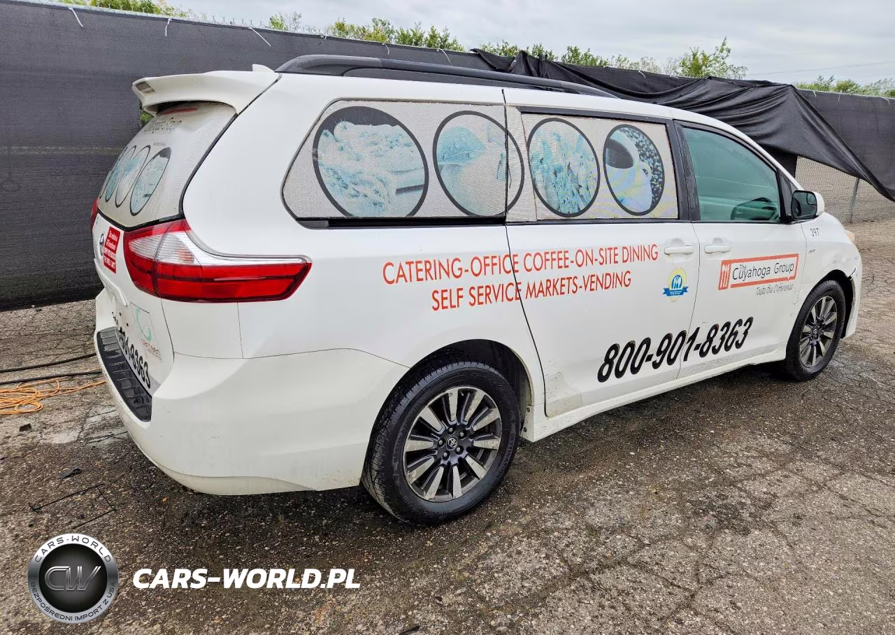 2018 Toyota Sienna Le VIN:5TDJZ3DC0JS204859 - 3