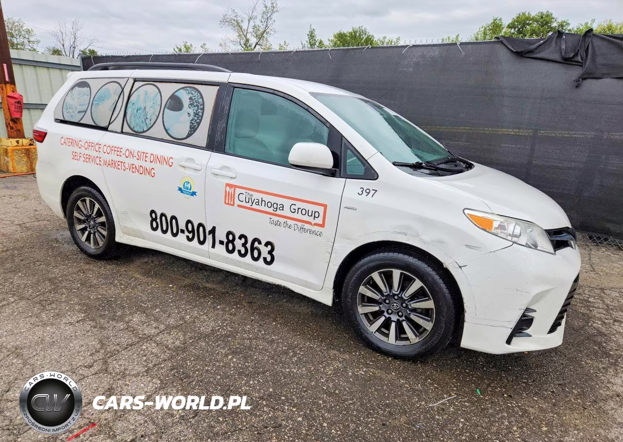 2018 Toyota Sienna Le VIN:5TDJZ3DC0JS204859 - 4