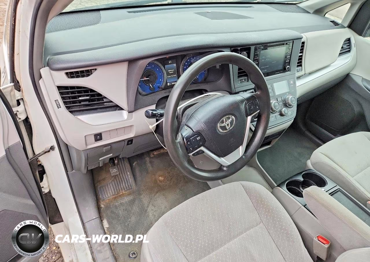2018 Toyota Sienna Le VIN:5TDJZ3DC0JS204859 - 8