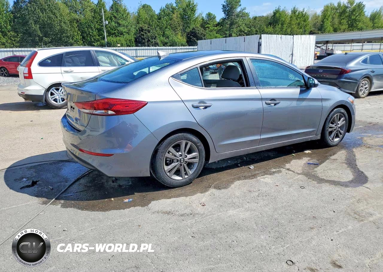2018 Hyundai Elantra Sel VIN:5NPD84LF5JH281637 - 3