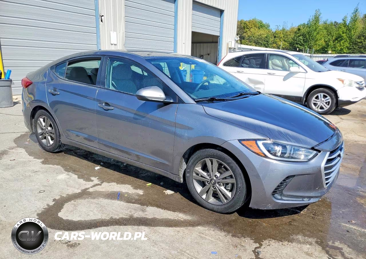 2018 Hyundai Elantra Sel VIN:5NPD84LF5JH281637 - 4