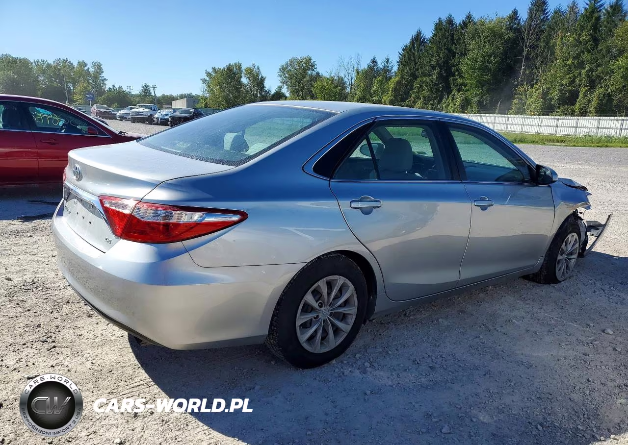 2017 Toyota Camry Le VIN:4T1BF1FK9HU454124 - 3