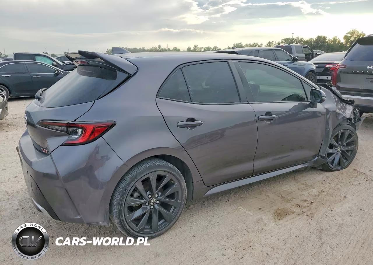 2025 Toyota Corolla Xse VIN:JTNC4MBE1S3234789 - 3
