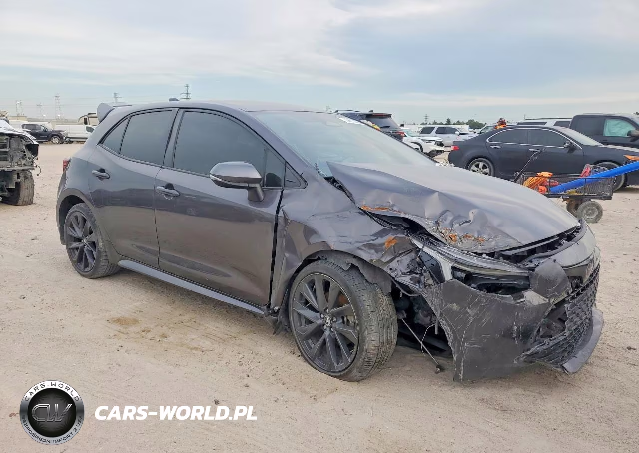 2025 Toyota Corolla Xse VIN:JTNC4MBE1S3234789 - 4