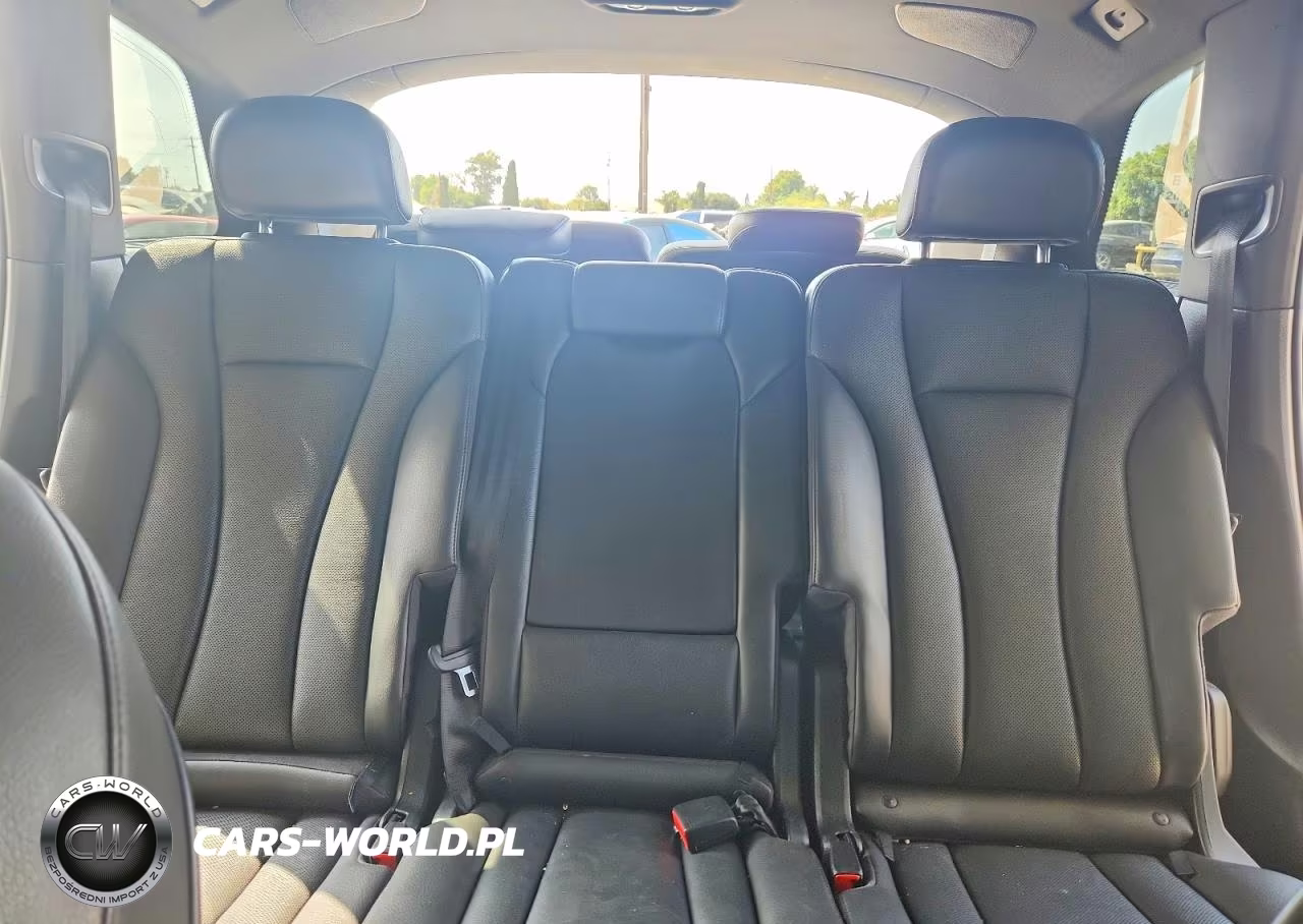 2017 Audi Q7 Prestige VIN:WA1VAAF7XHD018937 - 10