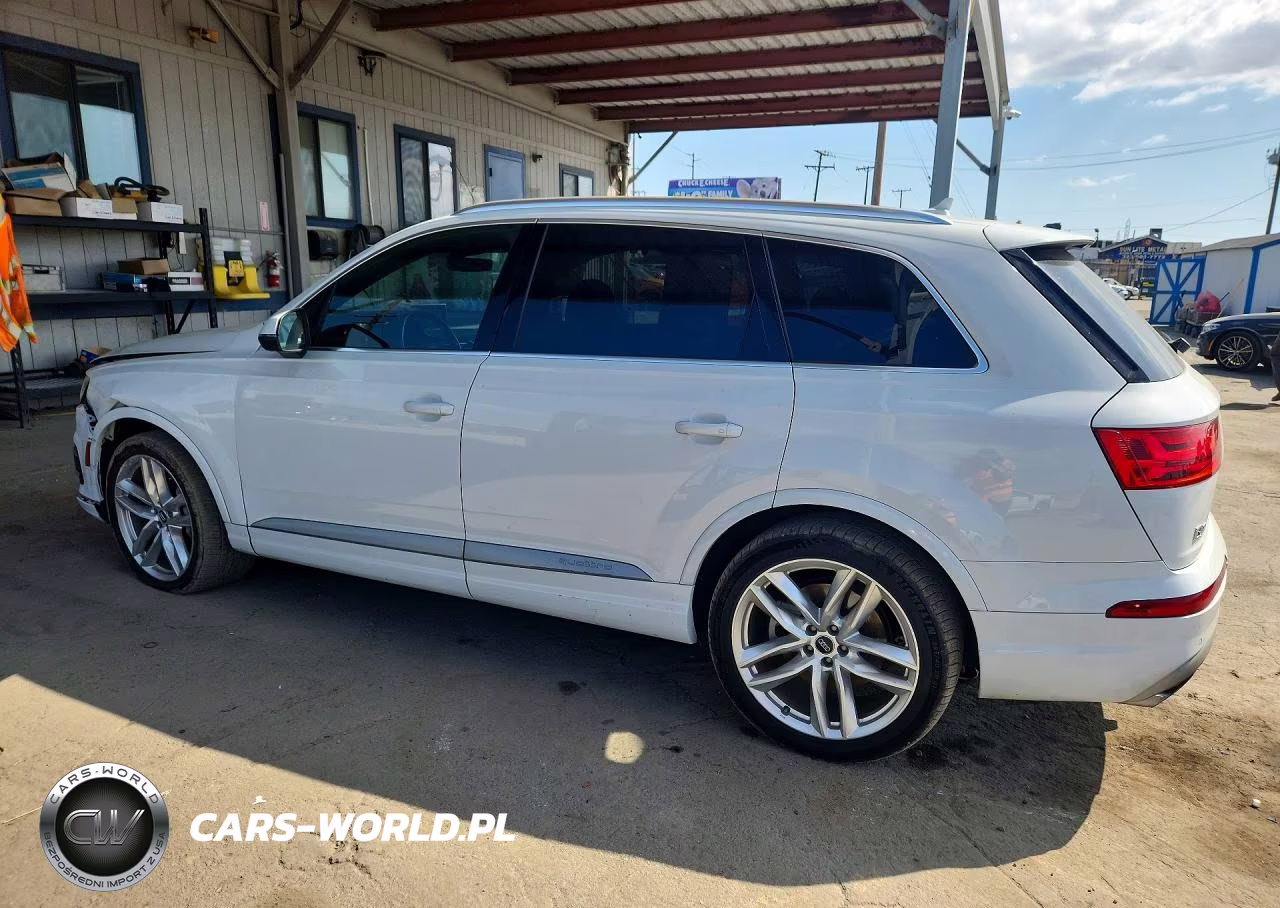 2017 Audi Q7 Prestige VIN:WA1VAAF7XHD018937 - 2