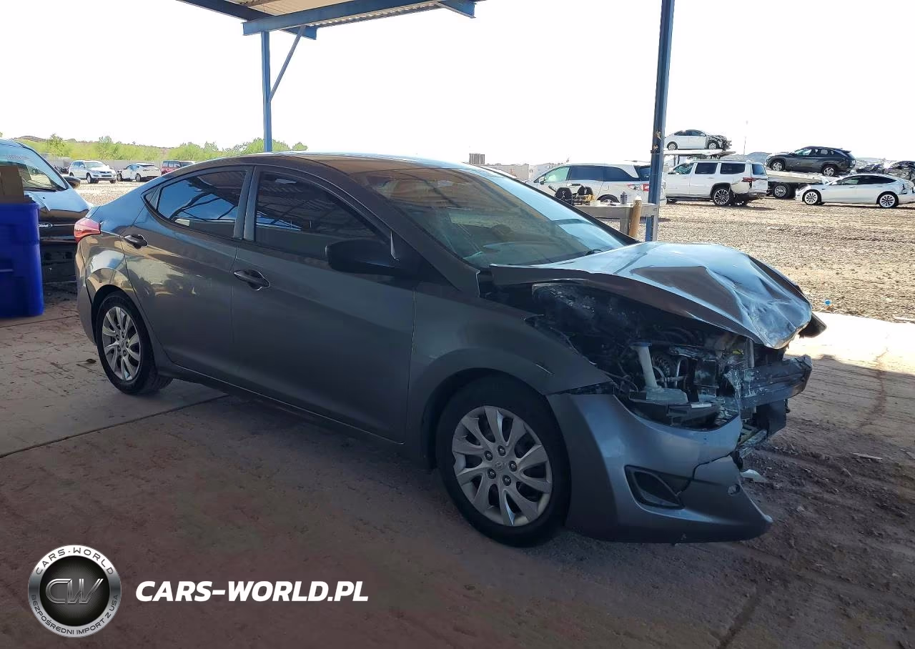 2013 Hyundai Elantra Gls VIN:5NPDH4AE3DH185844 - 4