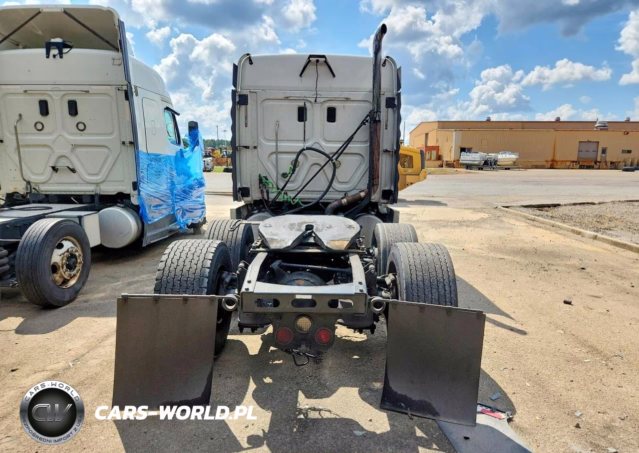 2014 Freightliner Cascadia 125 VIN:1FUJGLD5XELFS3325 - 6