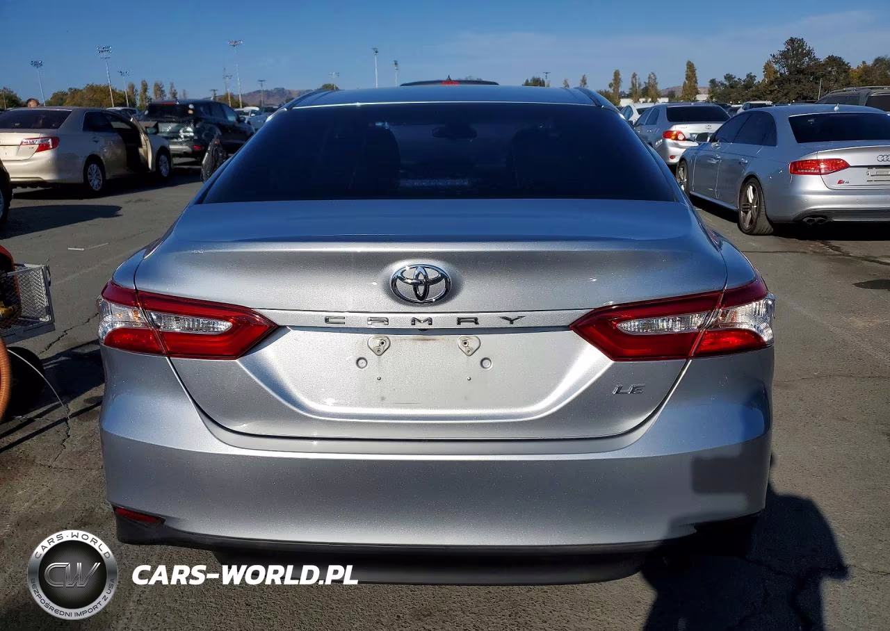 2018 Toyota Camry Le VIN:4T1B11HK9JU071043 - 6
