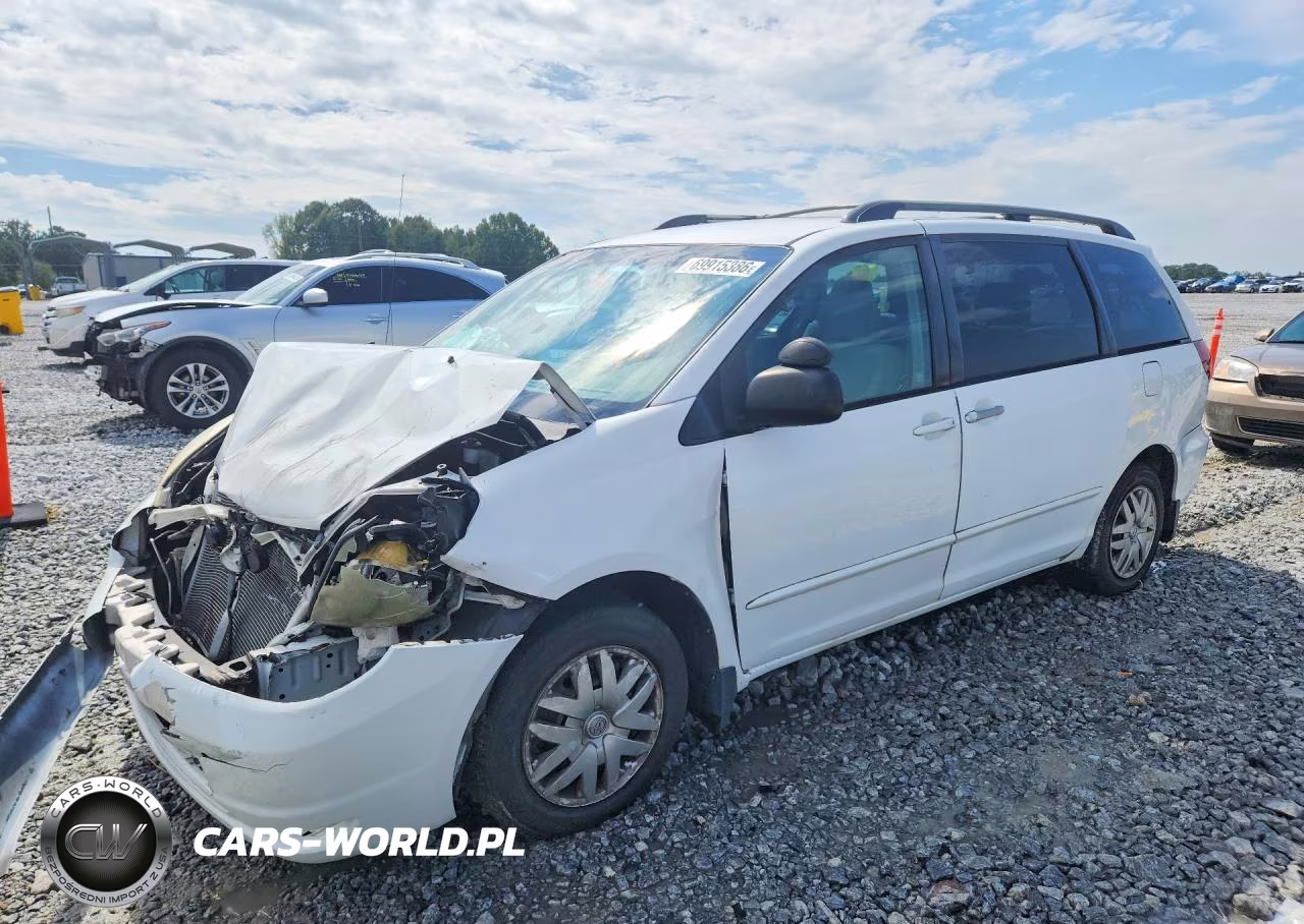 2004 Toyota Sienna Le 7 Passenger