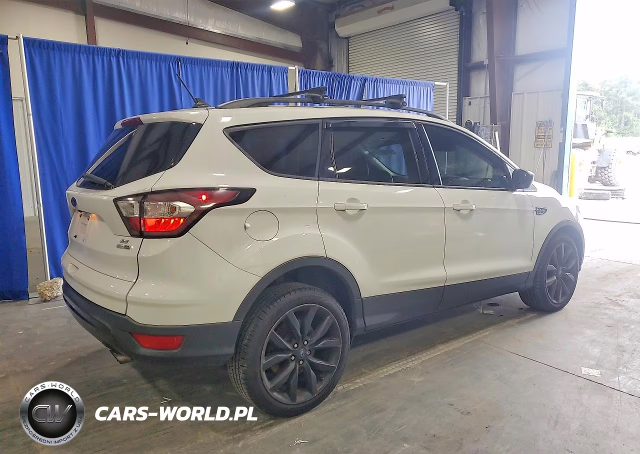 2018 Ford Escape Se VIN:1FMCU9GDXJUA29946 - 3
