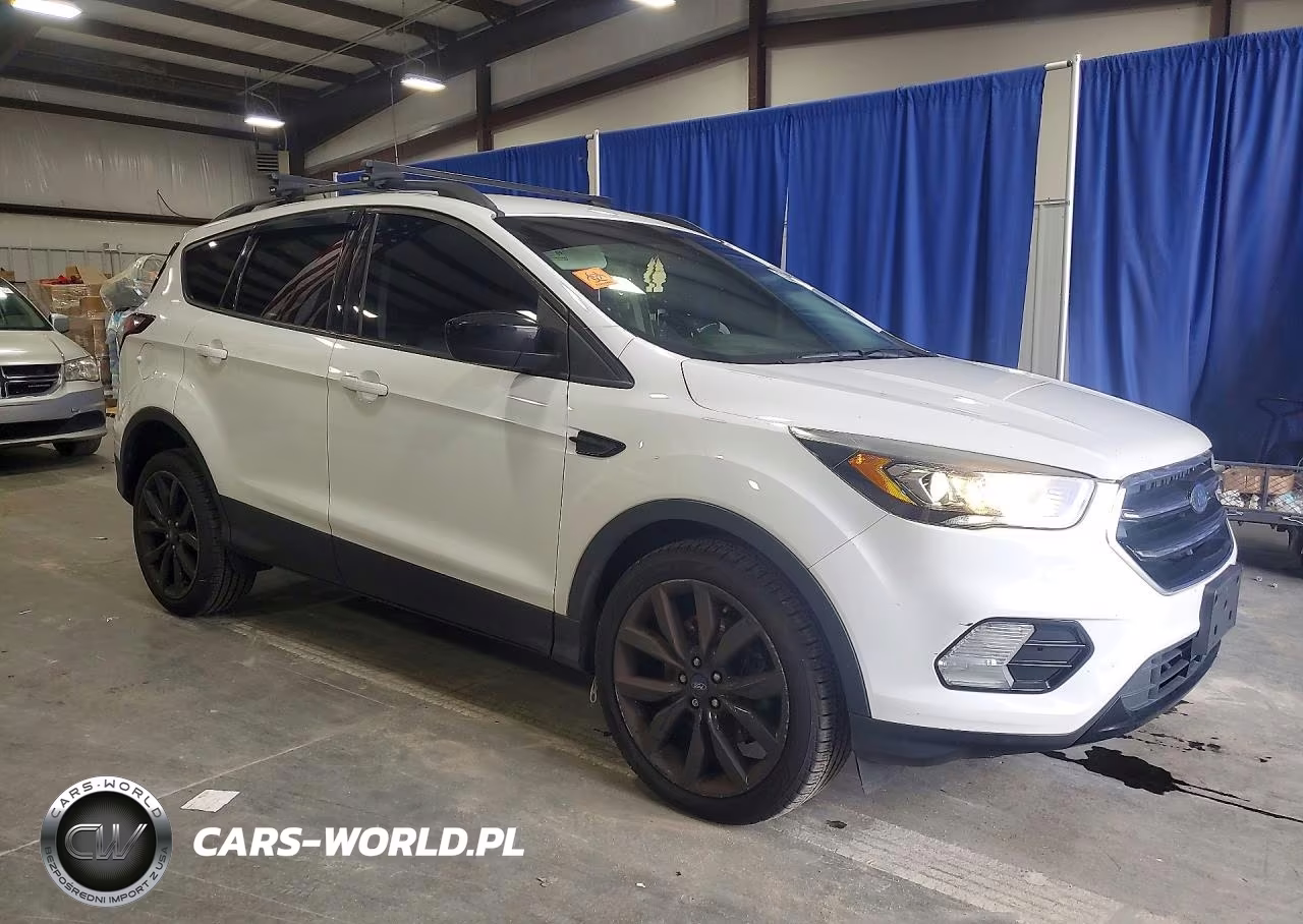 2018 Ford Escape Se VIN:1FMCU9GDXJUA29946 - 4