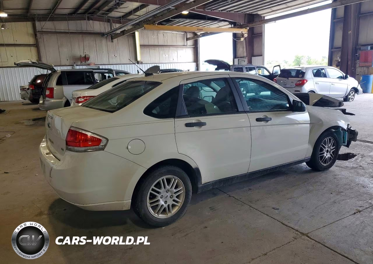 2010 Ford Focus Se VIN:1FAHP3FN1AW299425 - 3