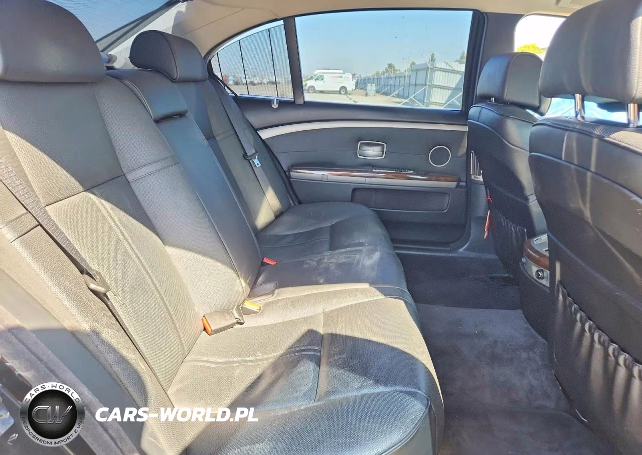 2007 BMW 750 VIN:WBAHN83557DT75764 - 10