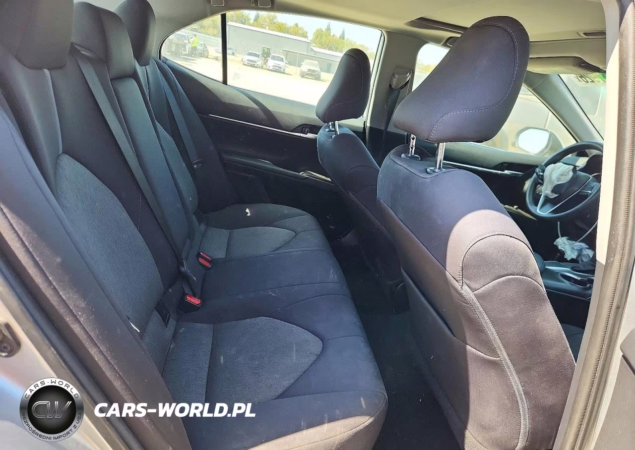 2021 Toyota Camry Le VIN:4T1H11AK0MU616183 - 10