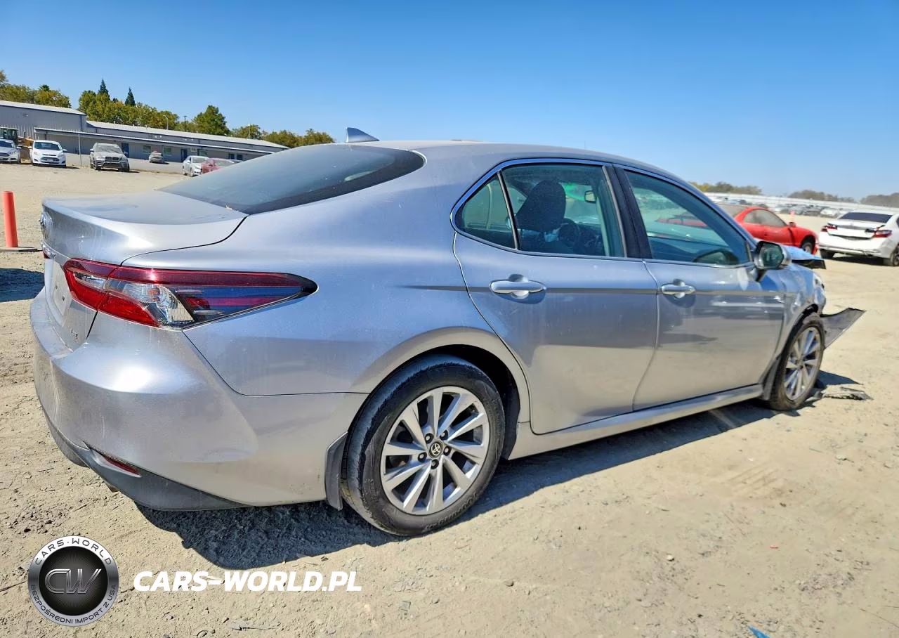 2021 Toyota Camry Le VIN:4T1H11AK0MU616183 - 3
