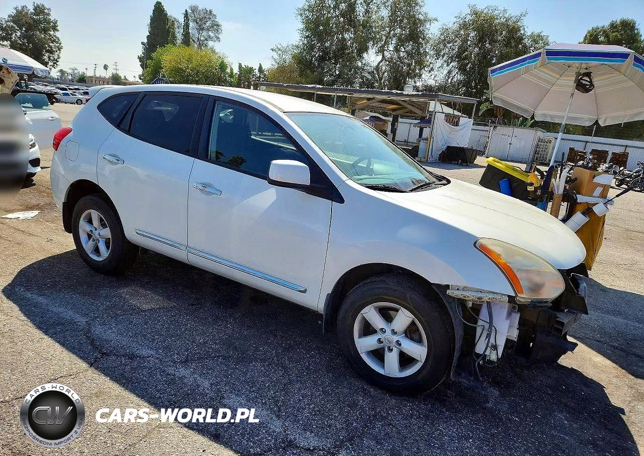 2013 Nissan Rogue S VIN:JN8AS5MT5DW014497 - 4