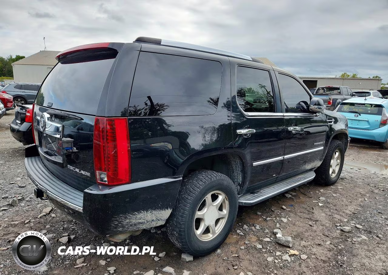 2007 Cadillac Escalade Luxury VIN:1GYFK63897R409204 - 3