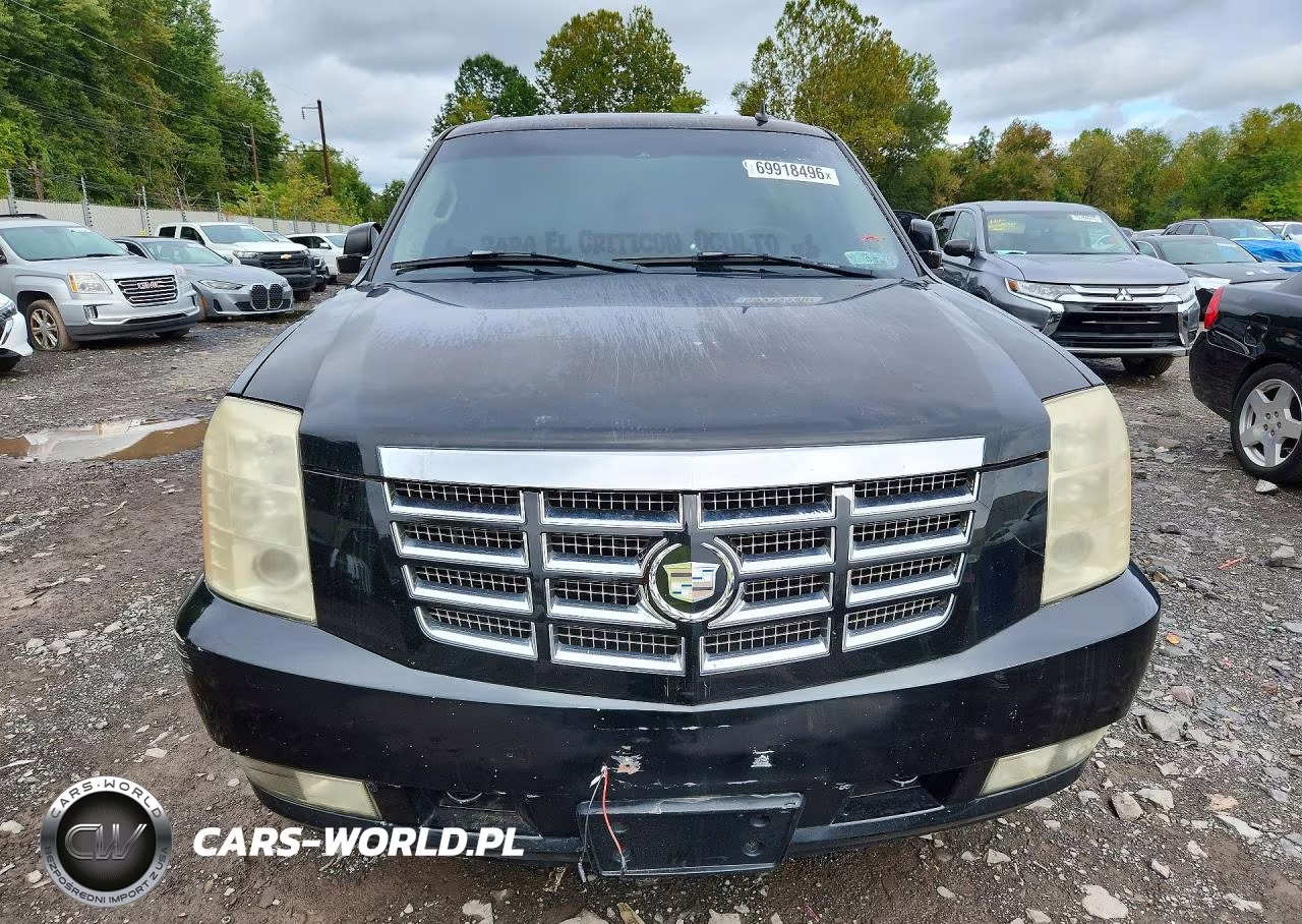 2007 Cadillac Escalade Luxury VIN:1GYFK63897R409204 - 5