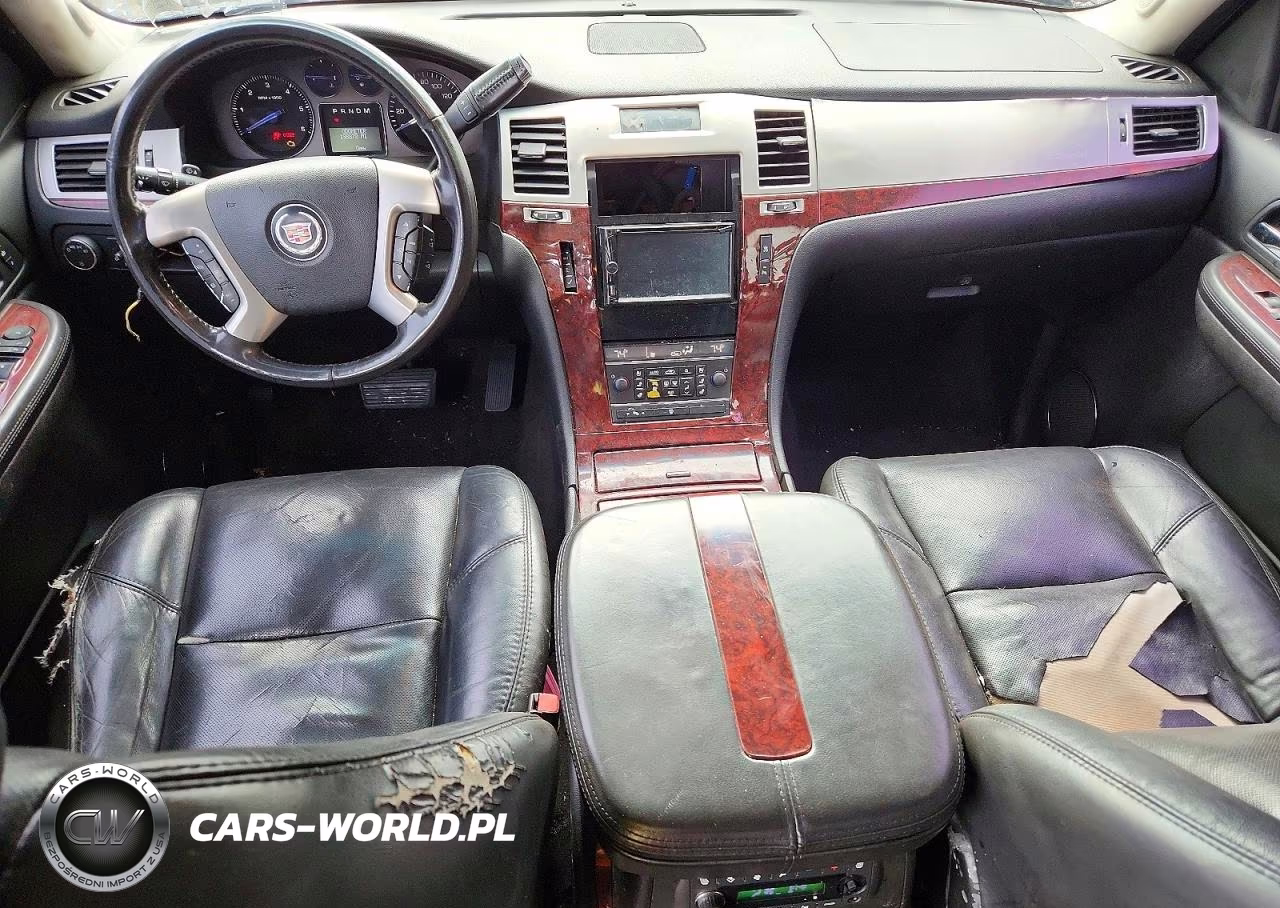 2007 Cadillac Escalade Luxury VIN:1GYFK63897R409204 - 8