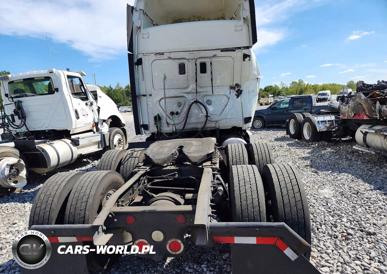 2015 Freightliner Cascadia Semi Truck VIN:3AKJGLBG5FSGG7015 - 6