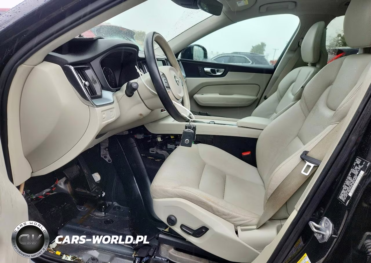 2018 Volvo Xc60 T5 Momentum VIN:YV4102RK0J1081403 - 7