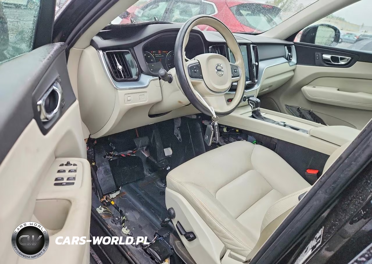 2018 Volvo Xc60 T5 Momentum VIN:YV4102RK0J1081403 - 8