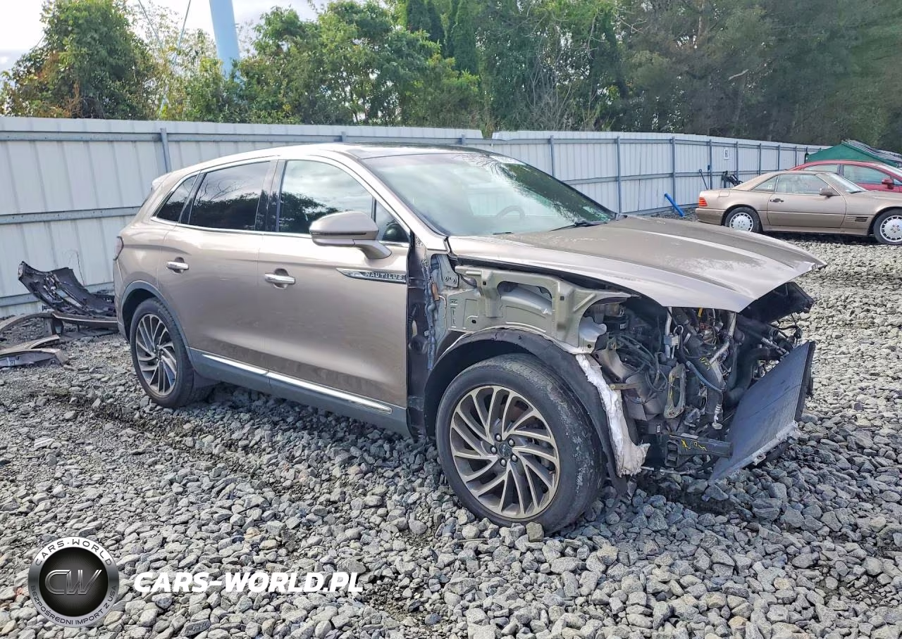 2019 Lincoln Nautilus Reserve VIN:2LMPJ8LP0KBL60759 - 4