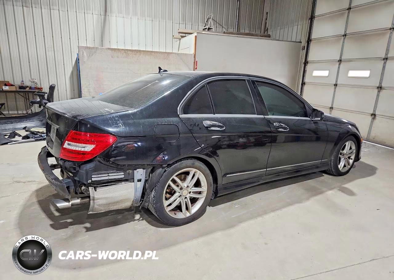 2013 Mercedes-Benz C 300 4Matic VIN:WDDGF8AB5DA783236 - 3