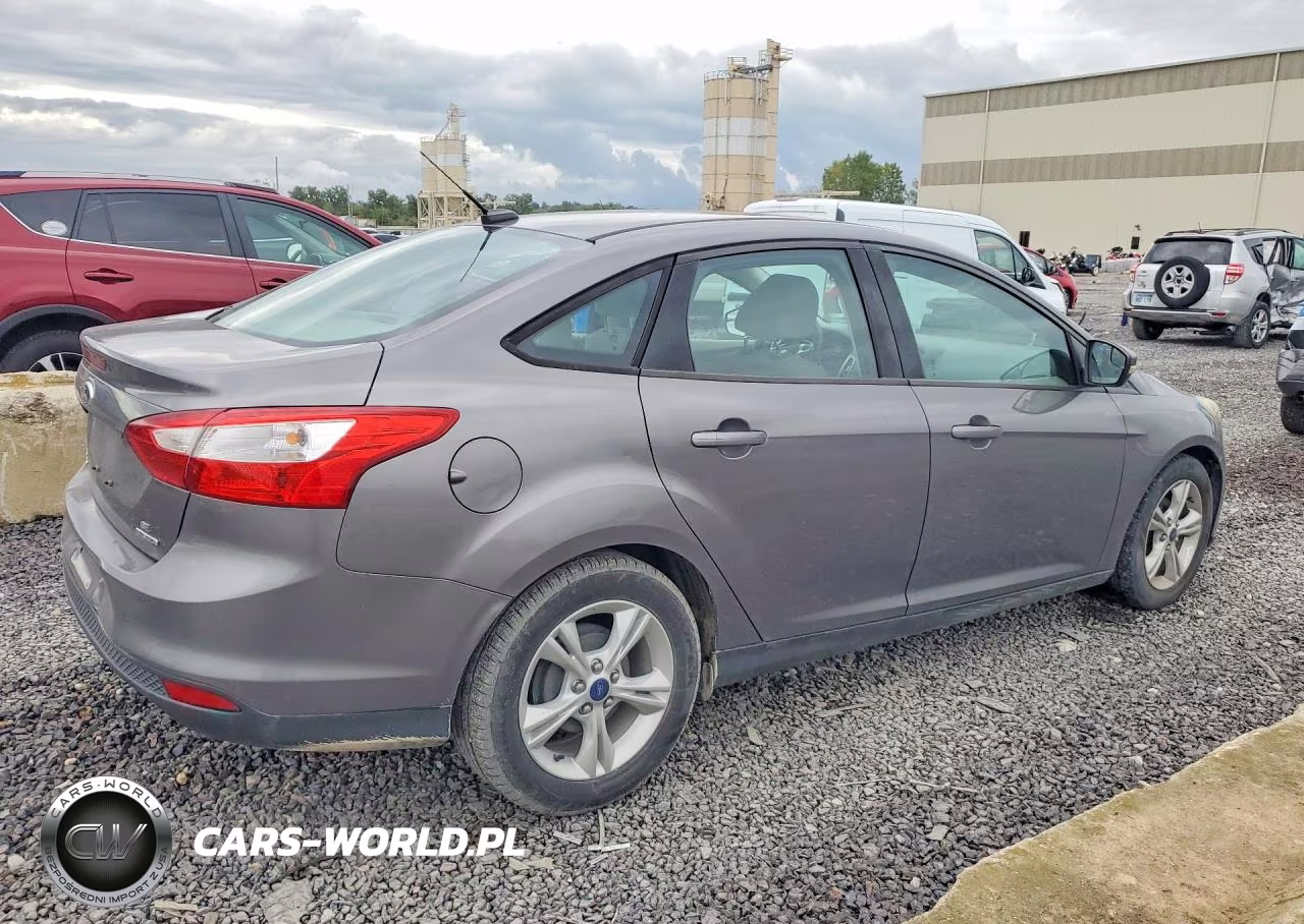 2014 Ford Focus Se VIN:1FADP3F25EL406861 - 3