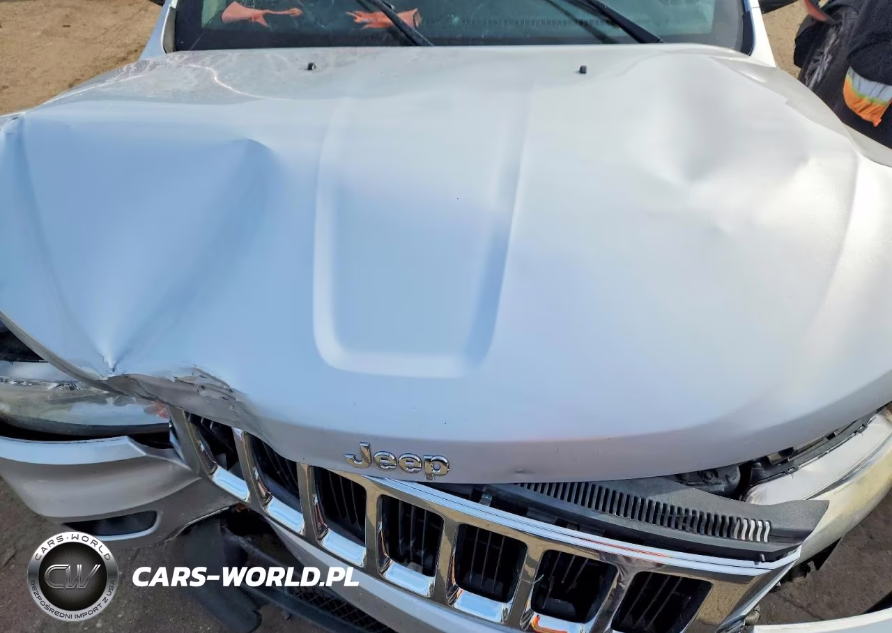 2012 Jeep Grand Cherokee Laredo VIN:1C4RJFAG1CC160555 - 12