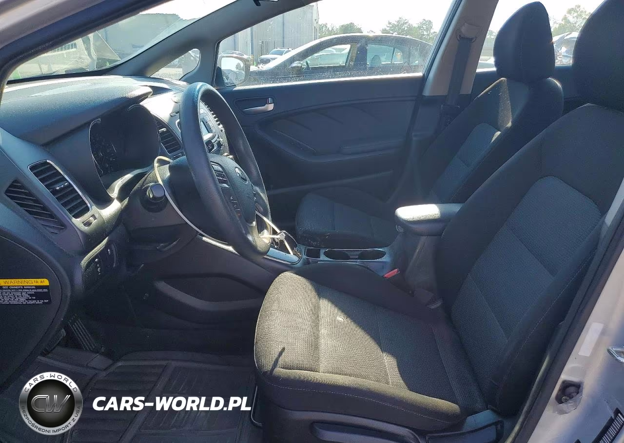 2018 Kia Forte Lx VIN:3KPFK4A77JE241876 - 7
