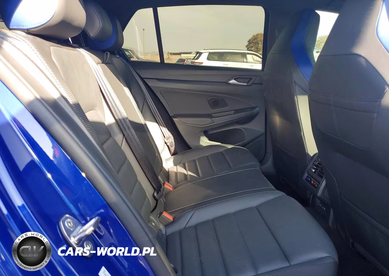 2026 Volkswagen Golf R VIN:WVWJF7CD4TW262292 - 10