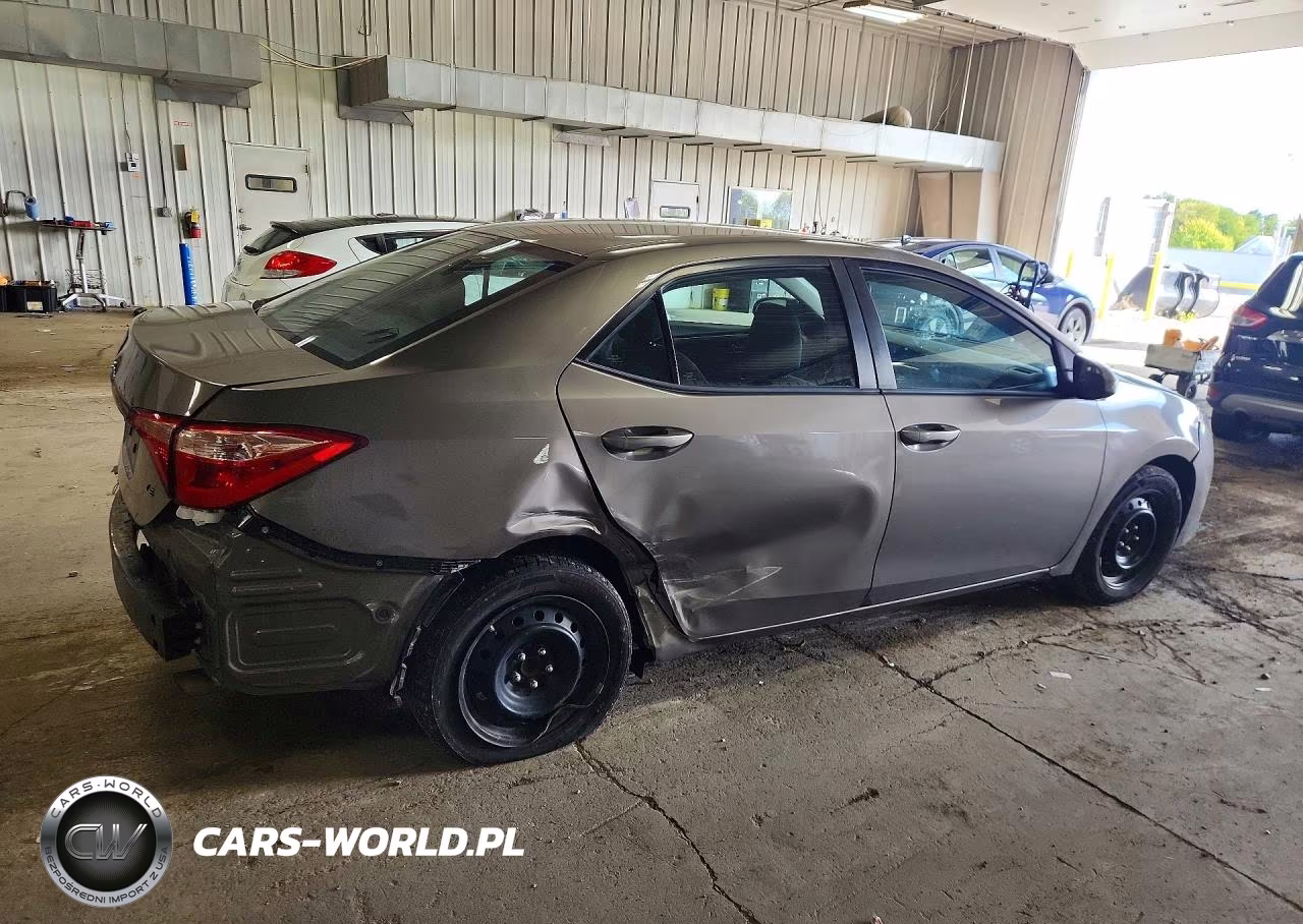 2017 Toyota Corolla Le VIN:2T1BURHE8HC906884 - 3
