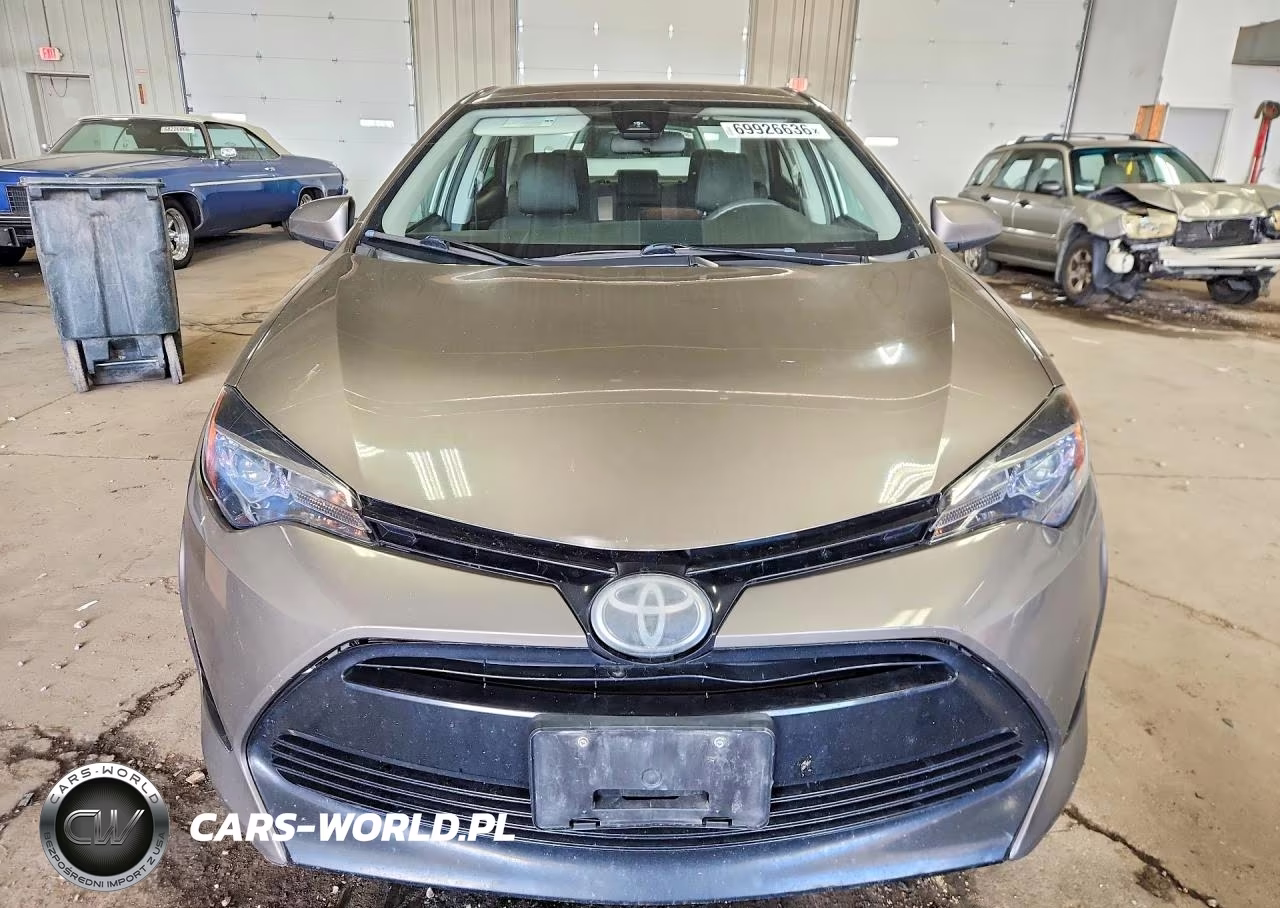2017 Toyota Corolla Le VIN:2T1BURHE8HC906884 - 5
