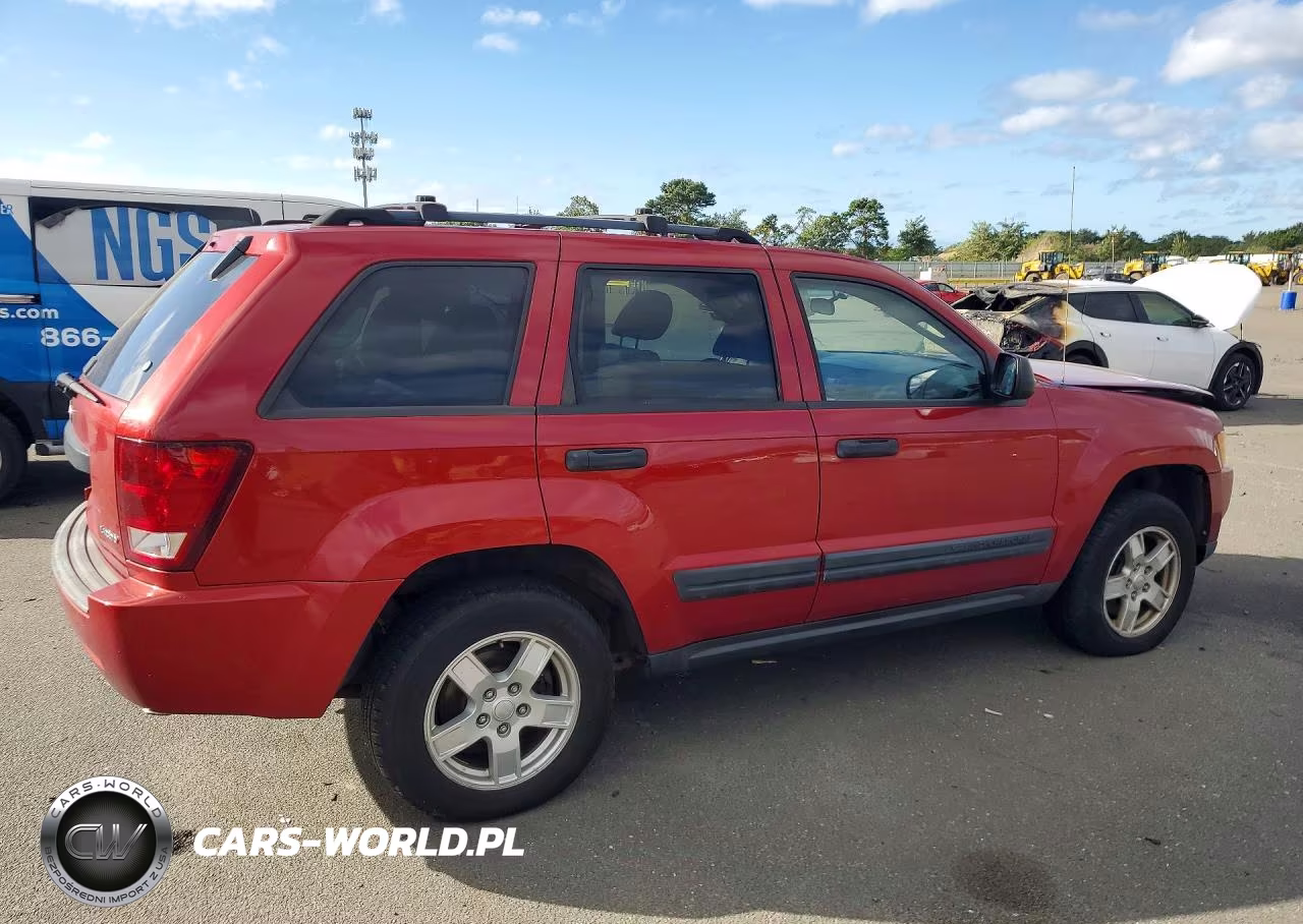 2005 Jeep Grand Cherokee Laredo VIN:1J4GR48K05C626942 - 3