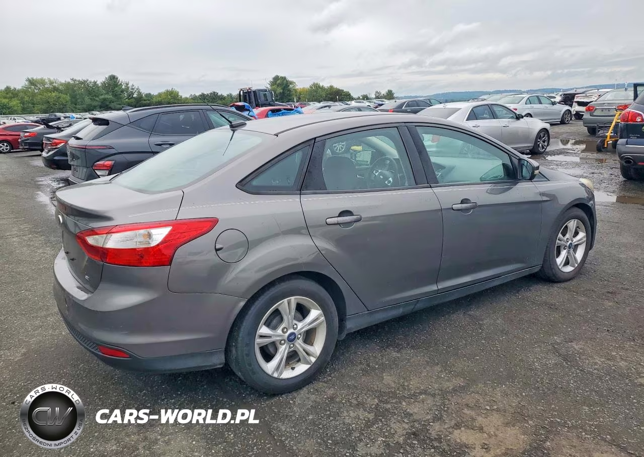 2014 Ford Focus Se VIN:1FADP3F21EL230908 - 3