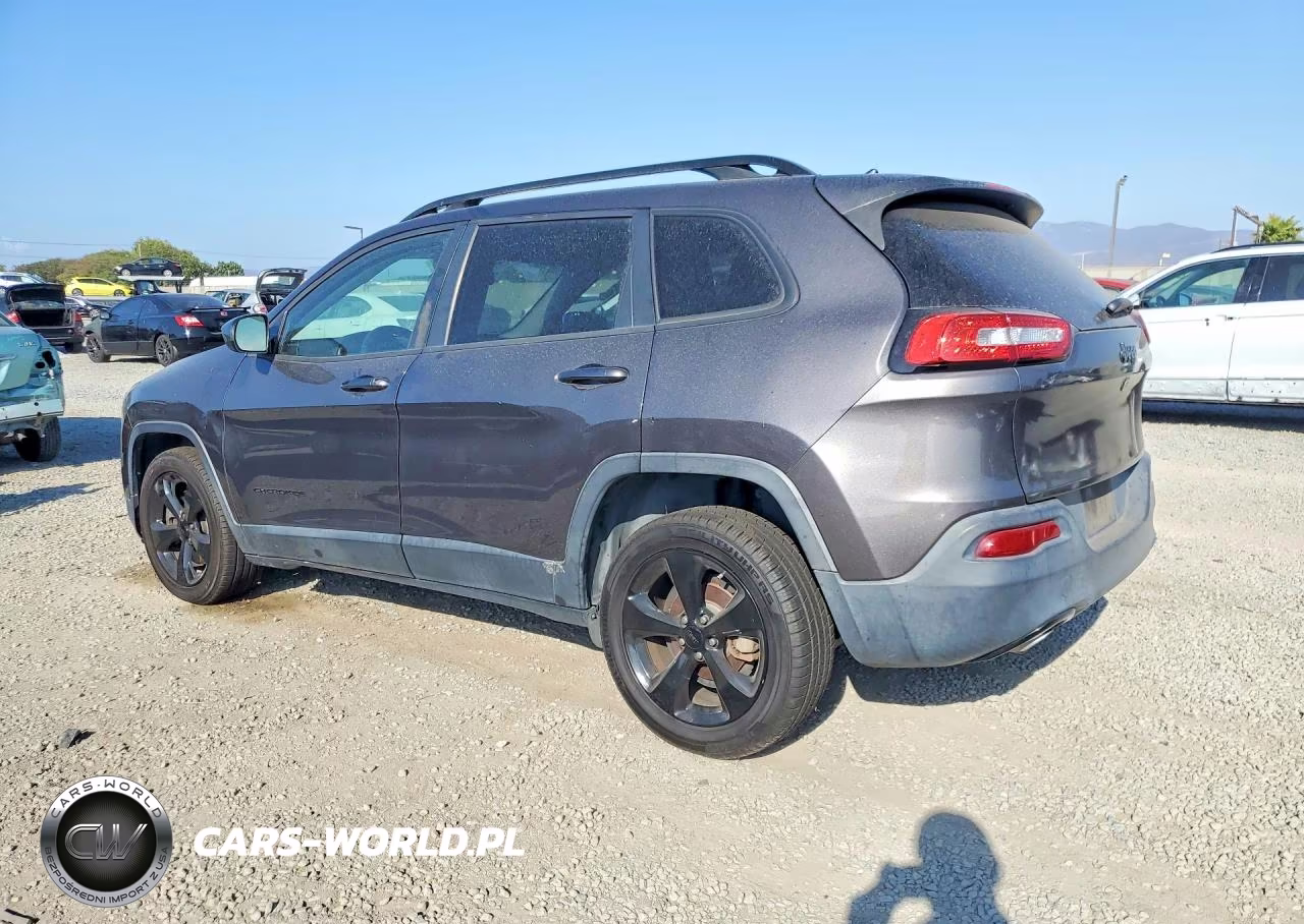 2018 Jeep Cherokee Latitude VIN:1C4PJLCBXJD556448 - 2