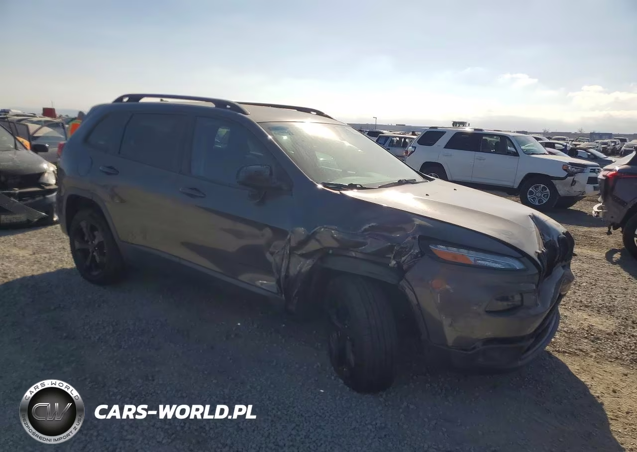 2018 Jeep Cherokee Latitude VIN:1C4PJLCBXJD556448 - 4