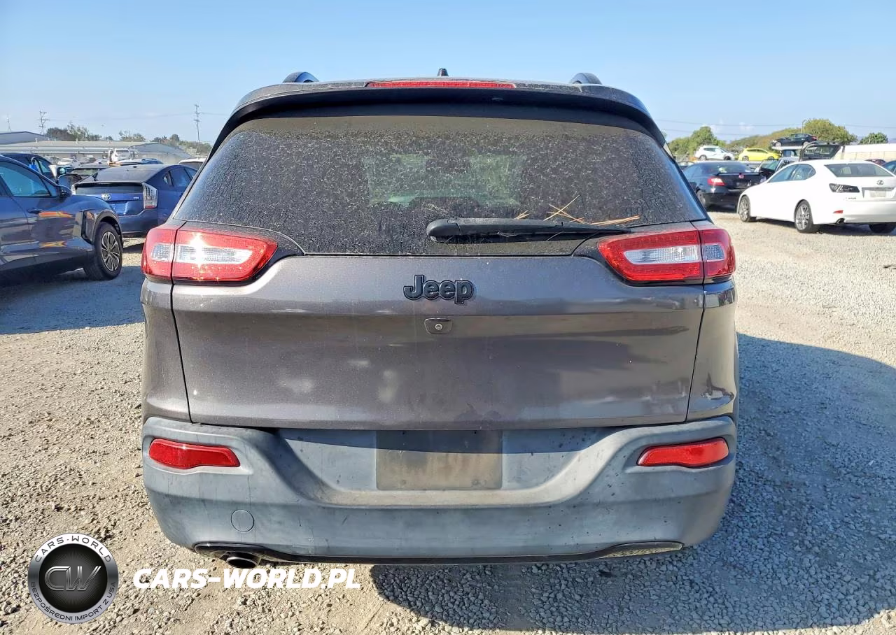 2018 Jeep Cherokee Latitude VIN:1C4PJLCBXJD556448 - 6