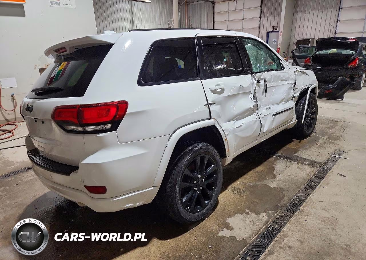 2022 Jeep Grand Cherokee Laredo E VIN:1C4RJFAG5NC151389 - 3