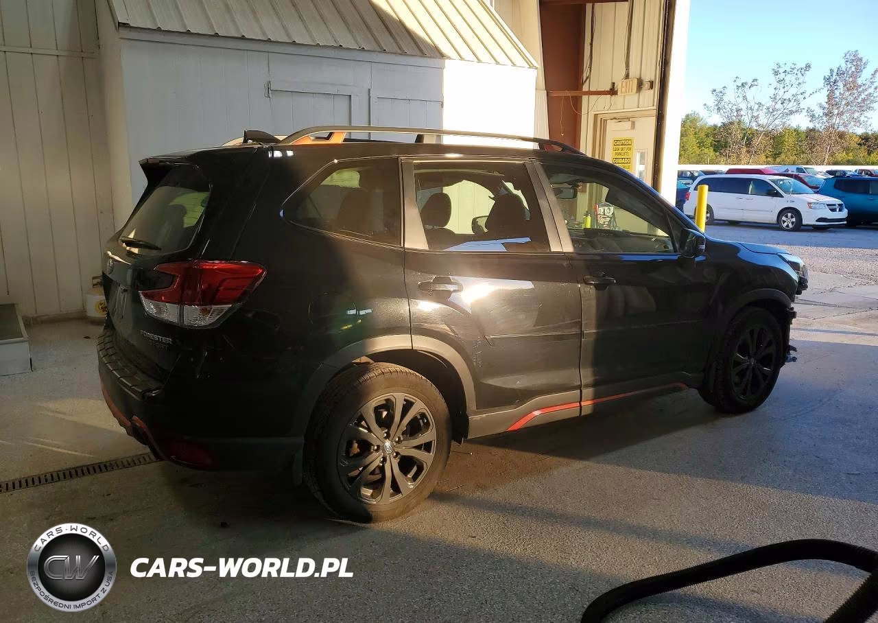 2023 Subaru Forester Sport VIN:JF2SKAJC2PH422379 - 3