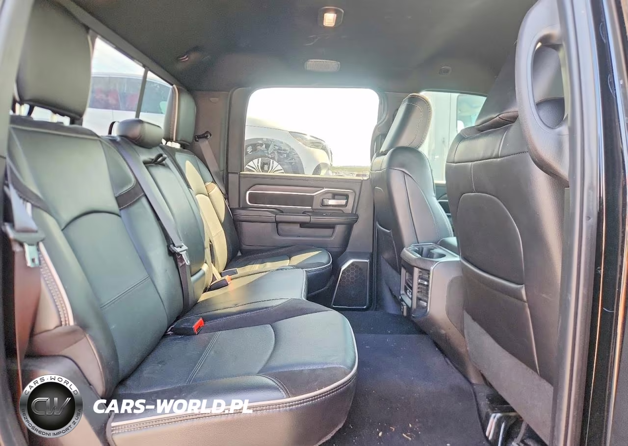 2025 Ram 2500 Laramie VIN:3C63R5FL7SG507906 - 10